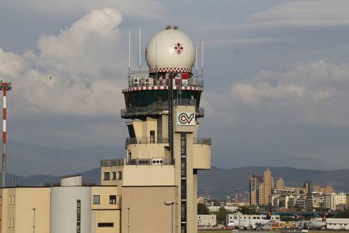 Telefonata anonima blocca volo Firenze-Londra