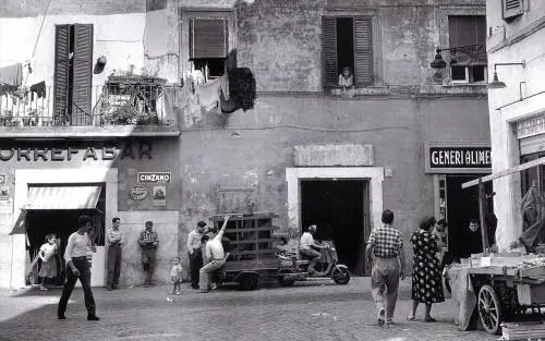Incanto, rabbia, nostalgia. Il tramonto di Roma è una piccola bellezza