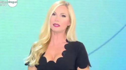 Mattino Cinque, il fuori onda della Panicucci e la pace con Vecchi