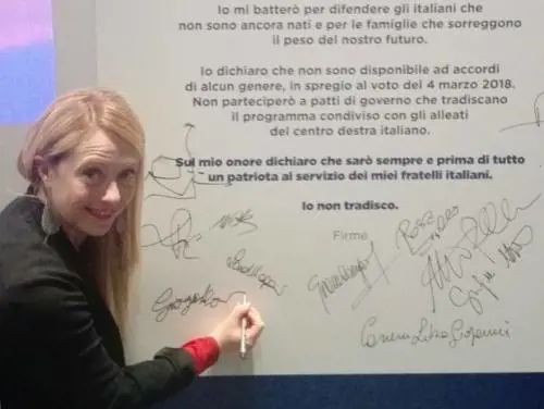 La Meloni firma il patto "contro inciuci e cambi di casacca"