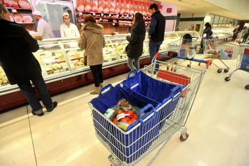 Sacchetti bio per la spesa, il Consiglio di Stato: "Si possono portare da casa"
