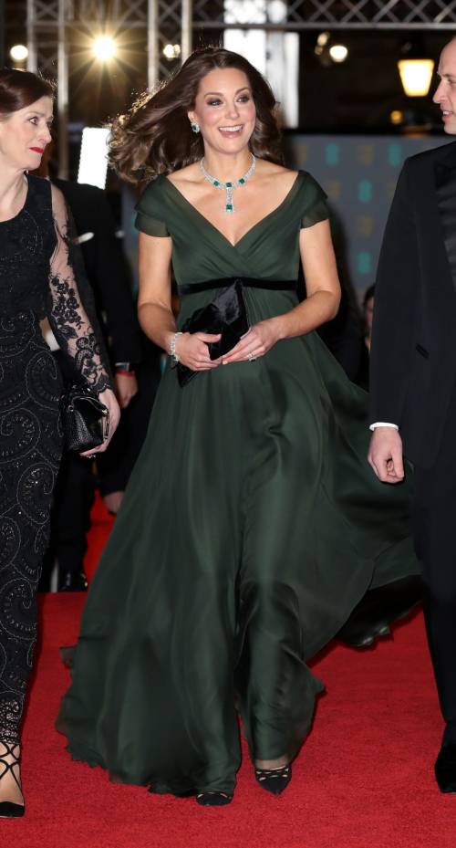 Bafta, star in nero contro le molestie: Kate Middleton in verde