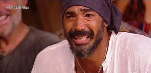 Isola dei Famosi, Amaurys Pérez in lacrime: "Pensavo foste razzisti"
