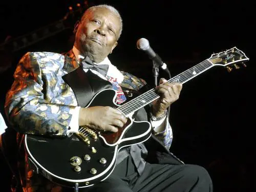 Tra chitarre e debiti: Gibson a rischio crac