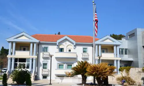 Montenegro, uomo s'è fatto esplodere davanti ambasciata Usa