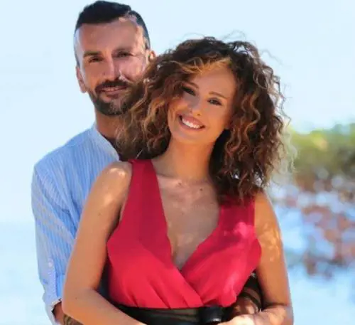 Uomini e Donne, Nicola scende le scale per Sara?