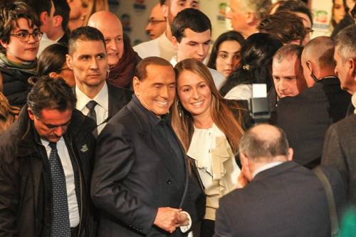 L'affetto che circonda Berlusconi a Milano