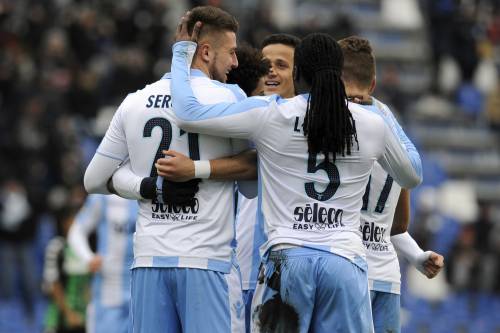 Serie A, Lazio tris di gol al Sassuolo e terzo posto. Rinviata per neve Juve-Atalanta