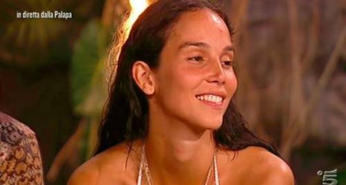 Isola dei Famosi, Paola Di Benedetto è la più bella del reality