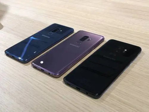 Privacy, bug dei cellulari: inviano foto a caso