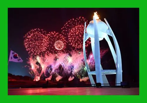 Luci e colori alla chiusura dei Giochi invernali