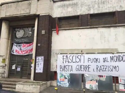 Il governo favorisce gli "okkupanti"