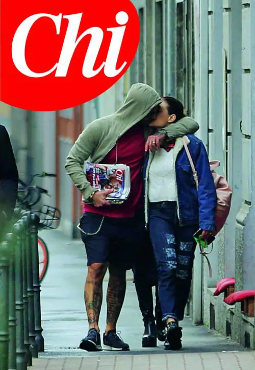 La fidanzata di Corona: "Se abbiamo fatto l'amore quando è uscito dal carcere? È stato come la prima volta"