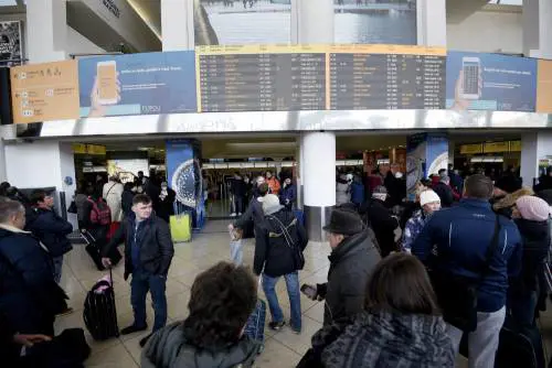 Ferrovie, Delrio sotto tiro. E Padoan fa finta di niente