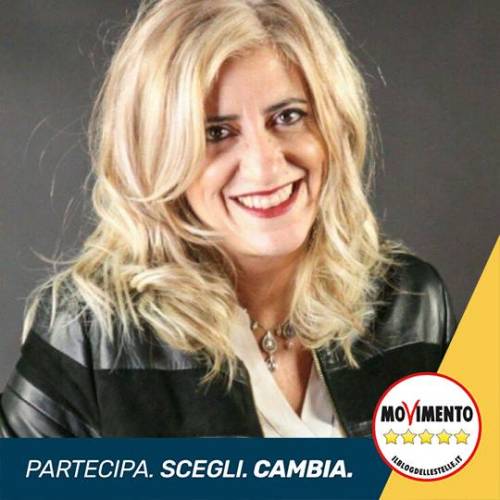 Rimini, candidata del M5S si complimenta con se stessa su Facebook