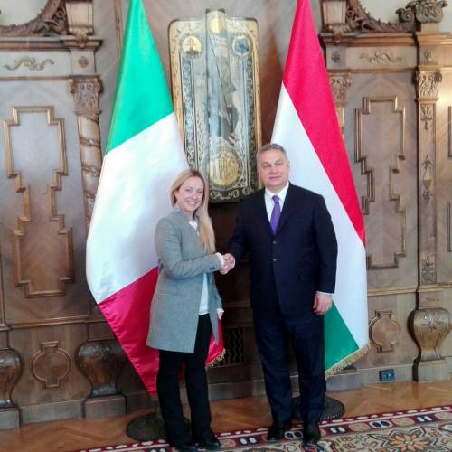 Orbán-Meloni, Italia e V4: il fronte sovranista si allarga