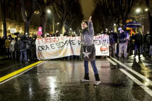 "Noi poliziotti derisi dalla prof, lottiamo per amore dei nostri figli"