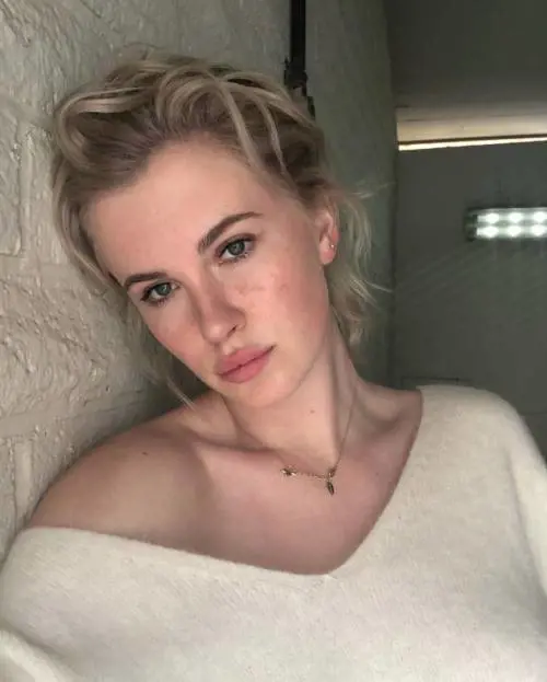 Ireland Baldwin nuda per Peta