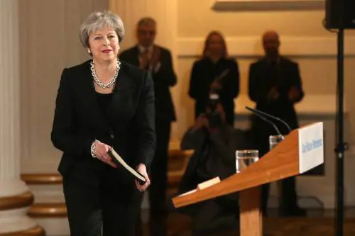 May: "Con la Brexit la libertà di movimento è destinata a finire"