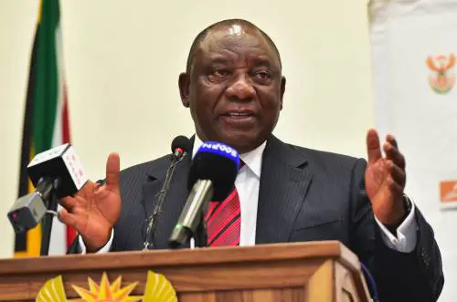 Il Sud Africa lotta contro l’apartheid e ridà ai neri le terre dei contadini bianchi