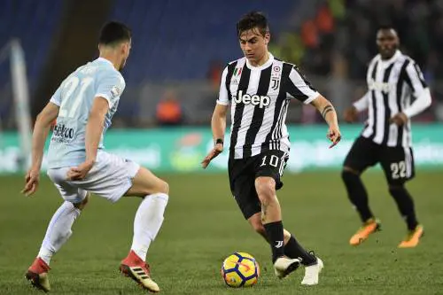 Lazio beffata da Dybala al 93': per la Juve dieci vittorie di fila