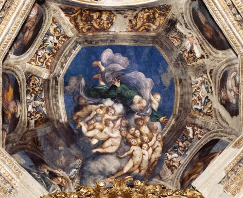 Sacro e profano nel magico cielo di Piacenza