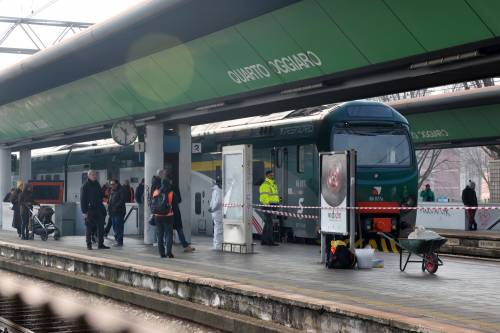 Milano, giovane trovato morto a bordo di un treno: forse è overdose