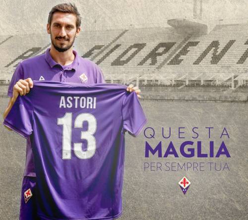 Fiorentina e Cagliari ritirano ​la maglietta di Davide Astori