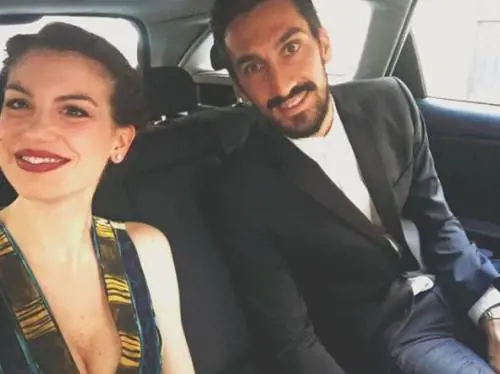 La vedova di Astori: "Riparto dal teatro: il palco è la mia salvezza"