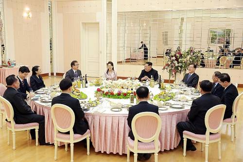 Kim Jong-un apre agli Usa: "Posso dire no all'atomica"