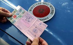 Il richiamo della Ue all'Italia: "La vostra patente non è chiara"