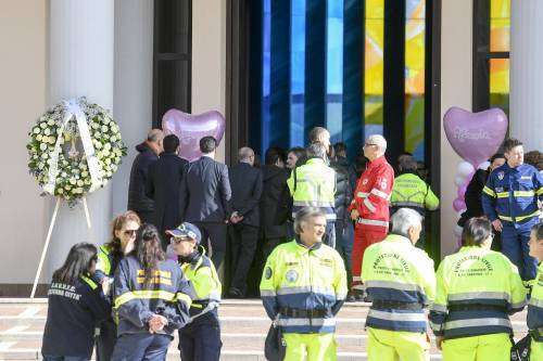  Latina, i funerali di Alessia e Martina Capasso