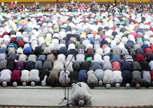 Mestre, chiusa moschea abusiva allestita in un negozio