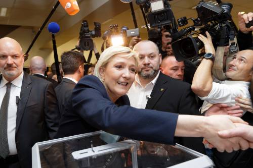Front National, rieletta Marine Le Pen. Cancellato Jean Marie dallo statuto