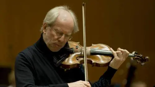 Il virtuoso Kremer "racconta" l'Urss tra musica e scatti