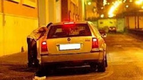 Brianza, due uomini sorpresi a fare sesso in auto: 20mila euro di multa
