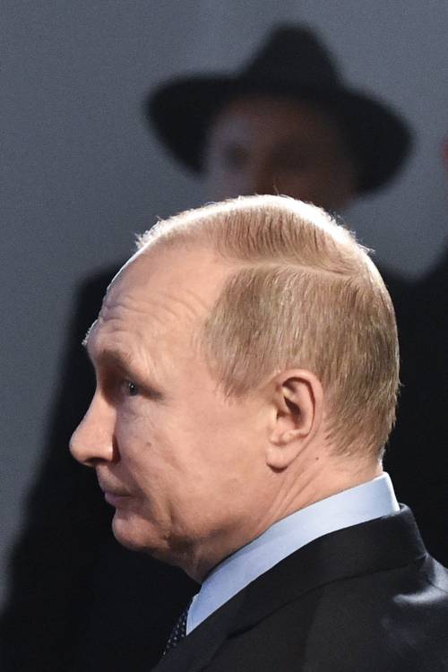 Putin e i "sette nani" al voto: l'ombra dello 007 avvelenato