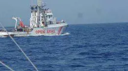 Il radar degli 007 incastra le Ong: "Si muovo insieme agli scafisti"