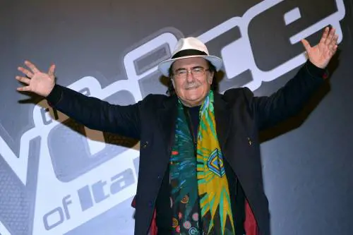 "Per riposare la voce faccio il giudice. Cerco il nuovo Morandi"