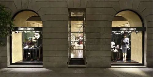 Milano, furto record nella boutique Miu Miu