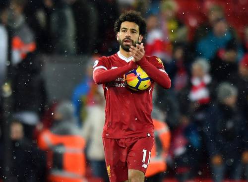 Salah segna quattro gol, poi si scusa col portiere a fine partita