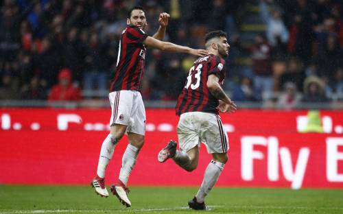 Il Milan soffre ma piega il Chievo 3-2 