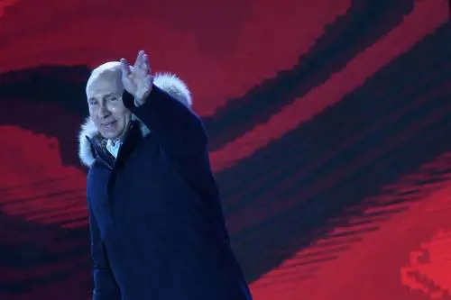 Sanzioni, l’Italia (senza governo) s'accoda alle manovre anti Putin