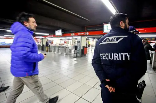 Pattuglie di vigili su bus, tram e metro