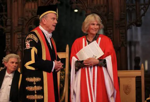 Camilla Parker Bowles, dottorato honoris causa