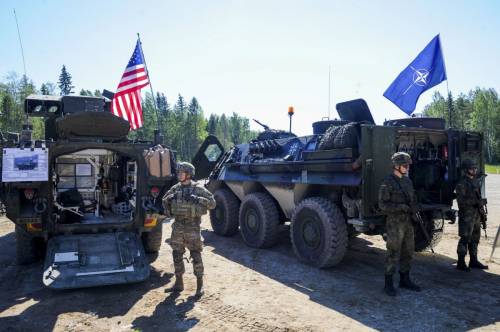 Gli Stati Uniti addestrano la Nato ​per la "guerriglia" contro la Russia