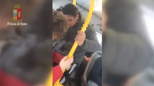 Pugni, sputi e insulti su 17enne  Video incastra i tre nordafricani