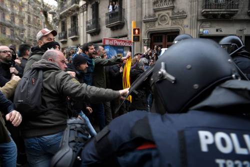 Puigdemont è stato arrestato: era al confine con la Germania