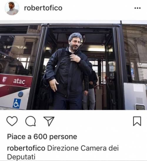 Il presidente della Camera Fico arriva a Montecitorio con l'autobus