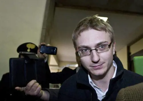 Offese e minacce a Stasi su Fb: risarcimento da 16 mila euro